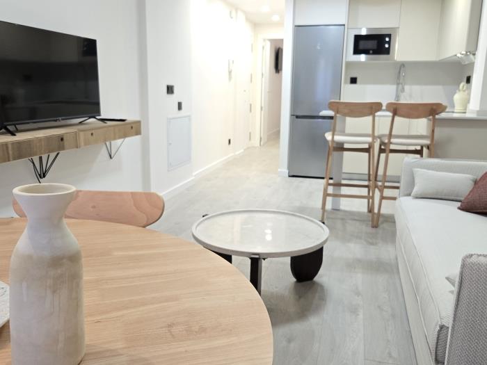Zambra Arthouse Calm by Del Parque Flats